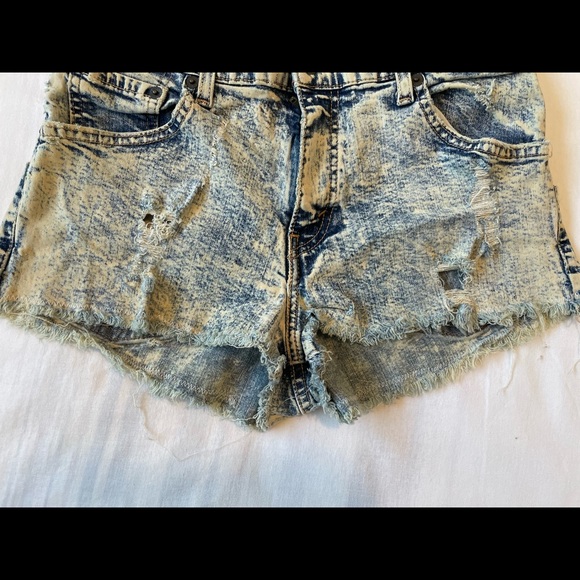 Vintage Distressed Levi High Waisted Shorts - Picture 3 of 9
